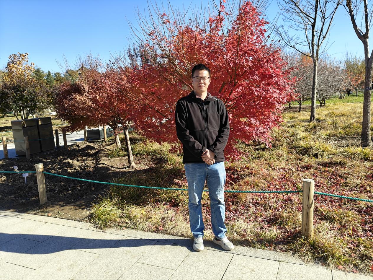 余克峰生活照2(1) 余克峰生活照2(1)