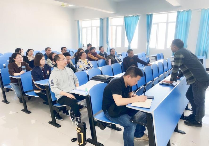 C:\Users\Adminster\Desktop\线上教学培训会\管理学院线下组织“线上教学”的培训-图3.JPG C:\Users\Adminster\Desktop\线上教学培训会\管理学院线下组织“线上教学”的培训-图3.JPG