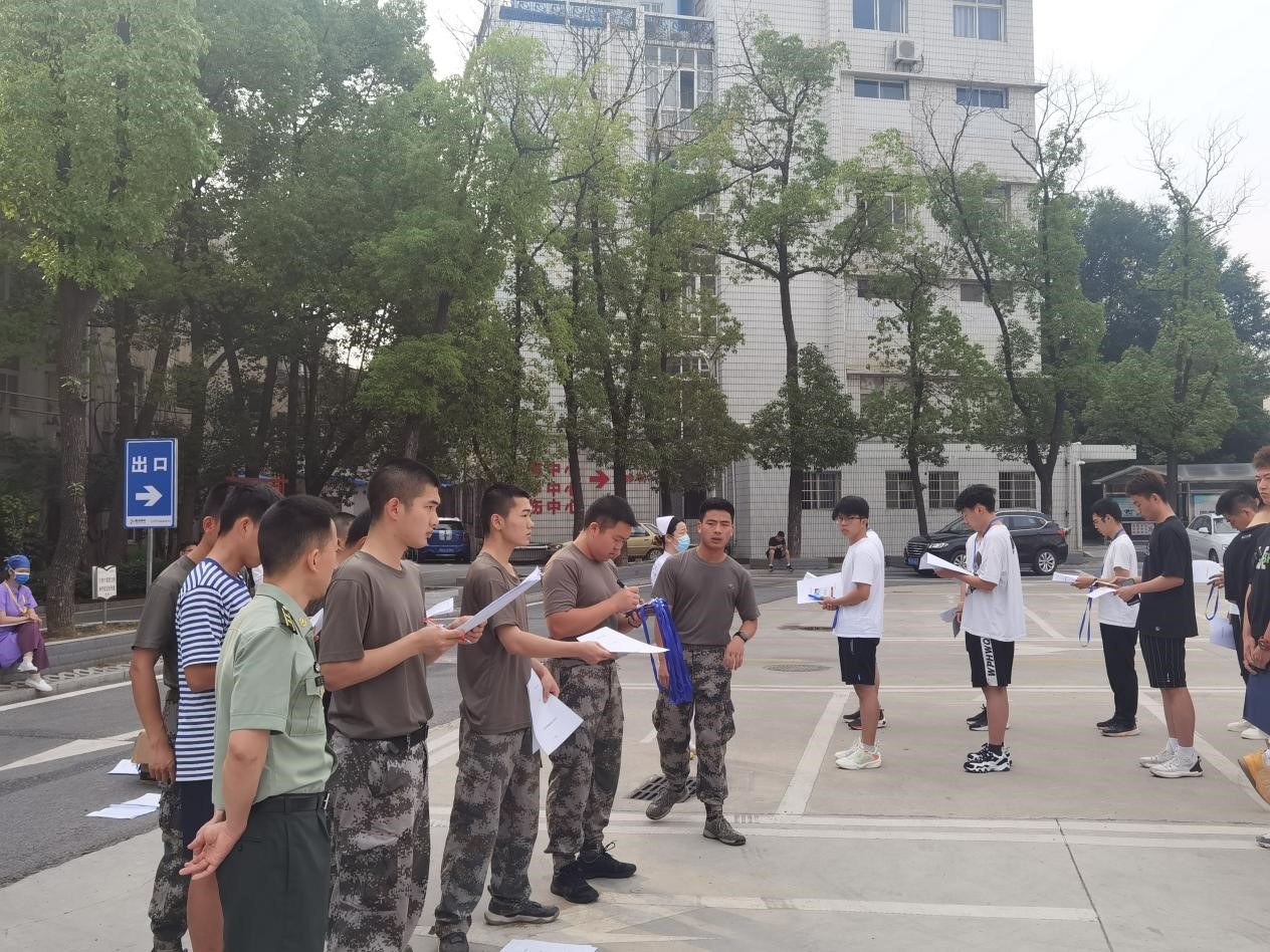 图 3 - 荆州市沙市区人武部罗庆副部长现场指导.jpg 图 3 - 荆州市沙市区人武部罗庆副部长现场指导.jpg