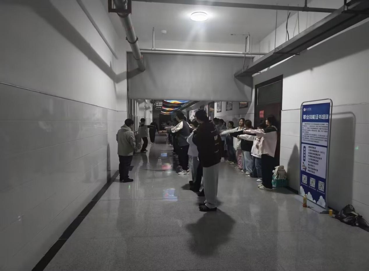 图片2.jpg 图片2.jpg