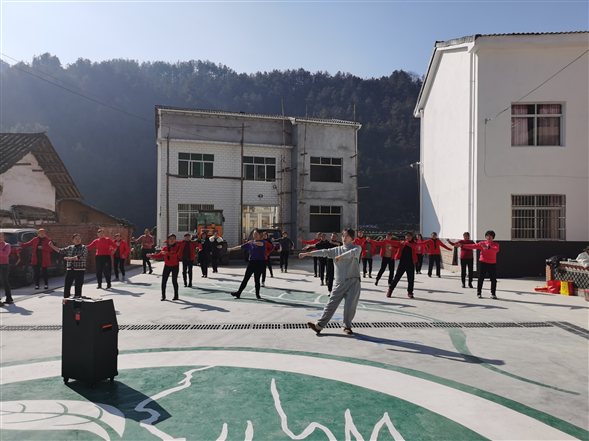 d8f936407cd2cd3910461798090a45d